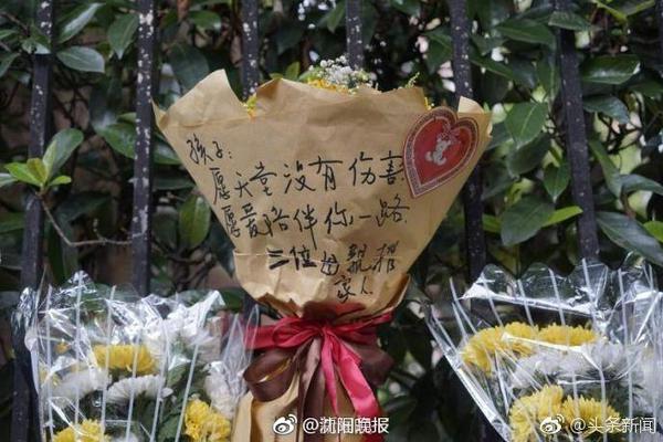 👀TA：快船上赛季是联盟第二老 休赛期过后他们又变得更老了